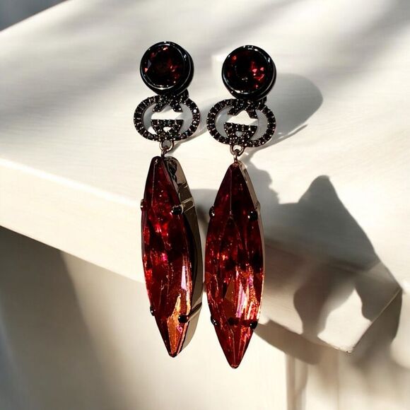 Gucci
Interlocking GG Crystal Drop Clio-On Earrings - Picture 1 of 9
